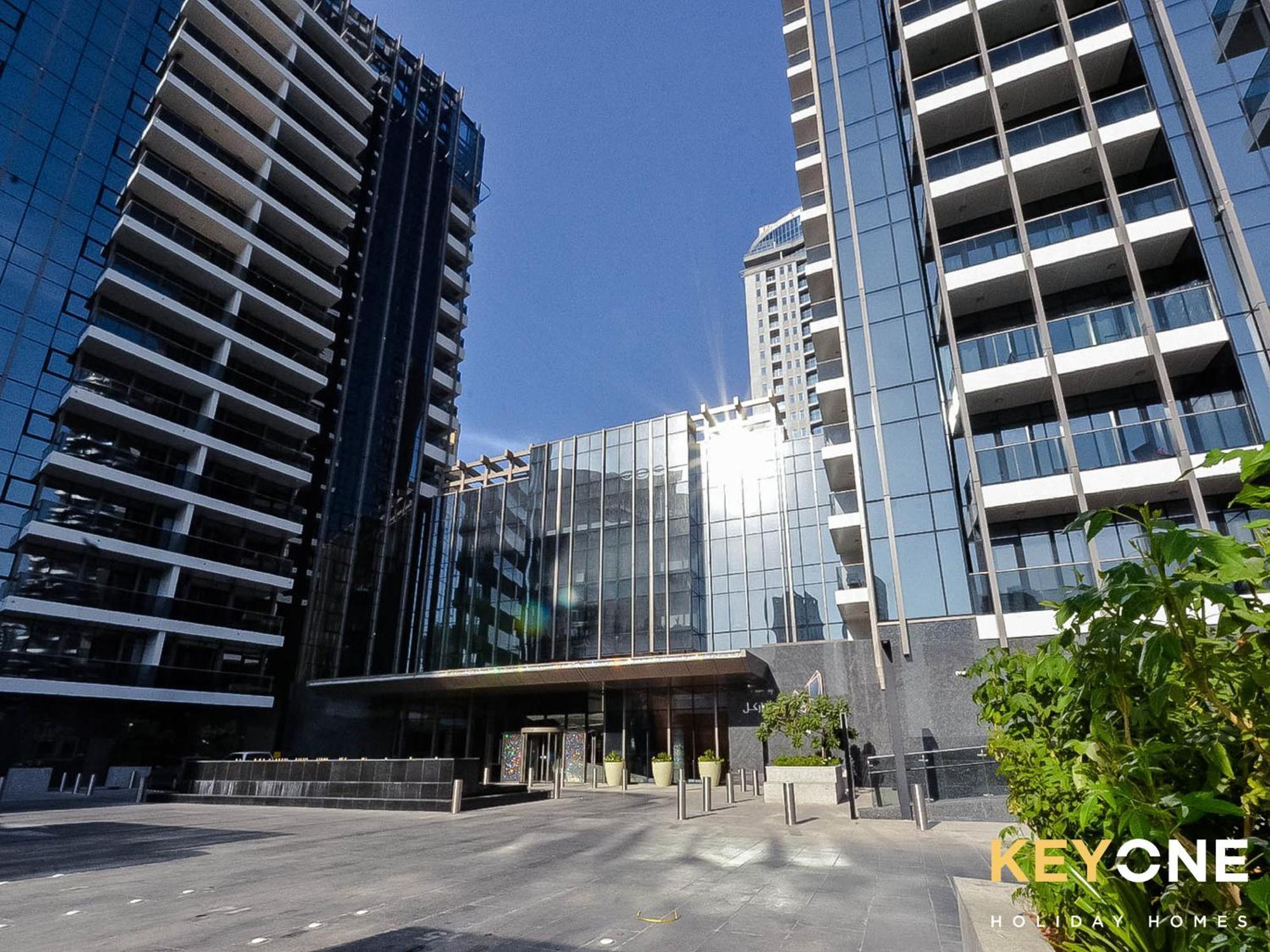Sophisticated One Bedroom With Full Marina View Дубай Екстериор снимка