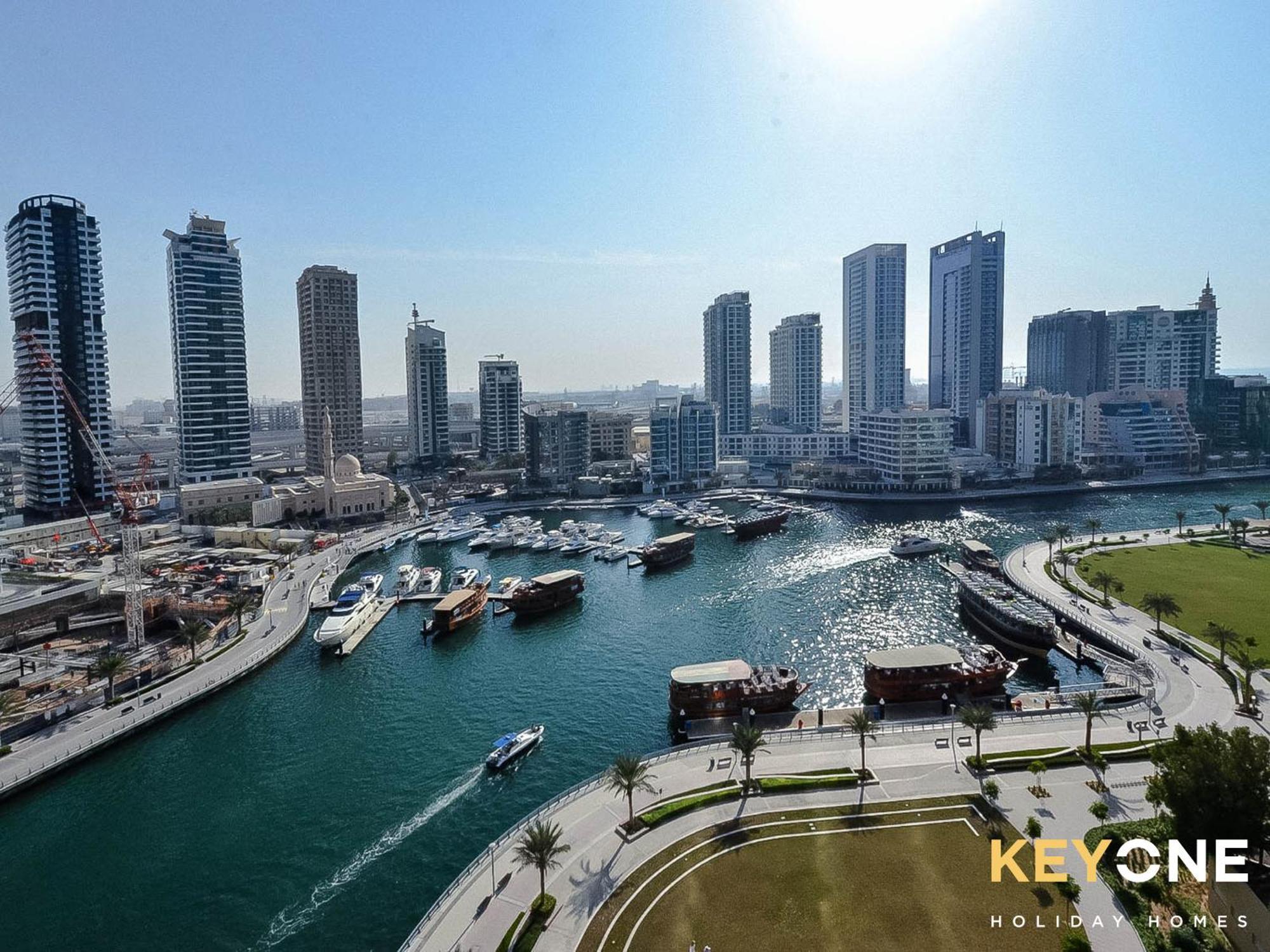Sophisticated One Bedroom With Full Marina View Дубай Екстериор снимка